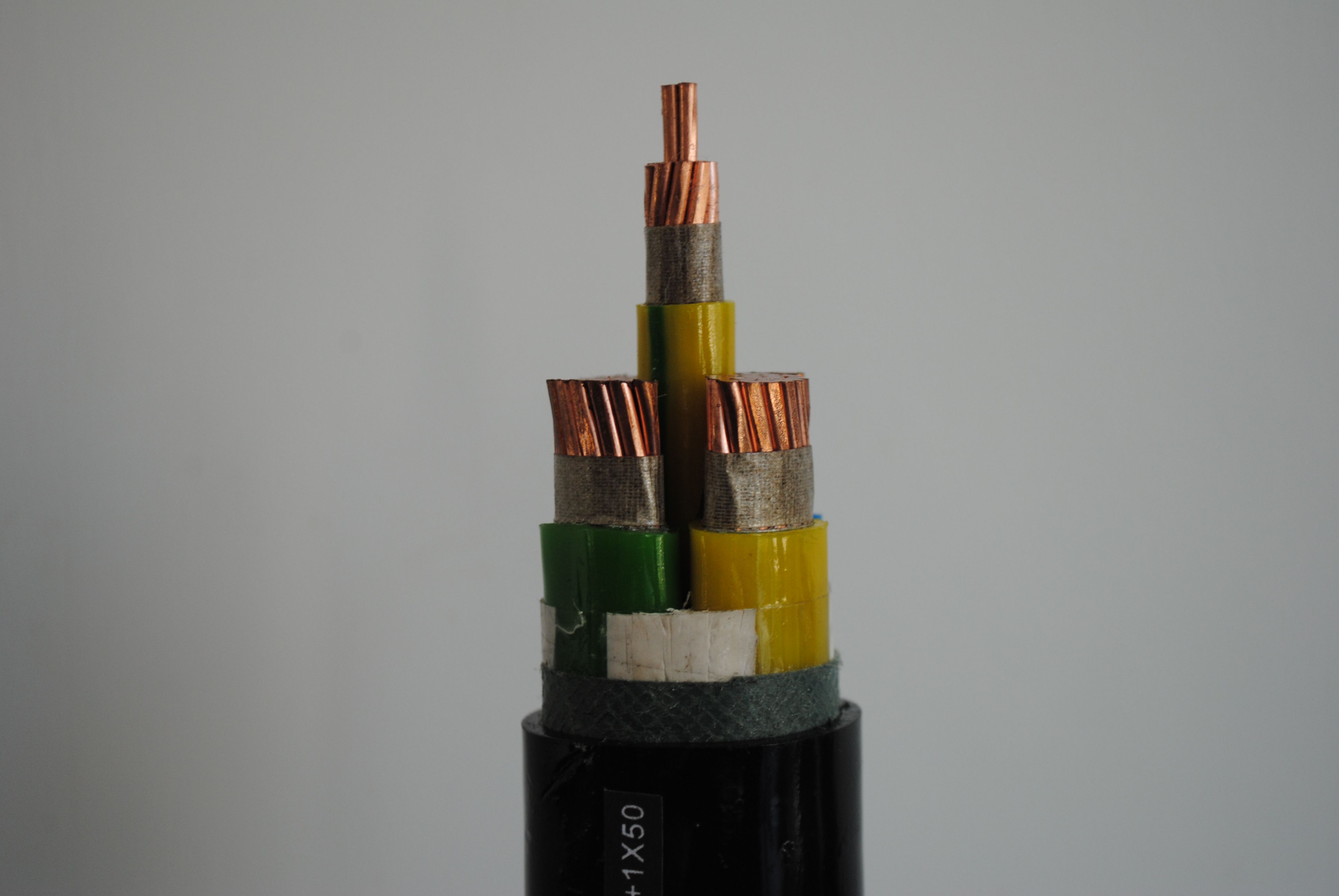 电缆生产设备之塑料挤出机螺杆类型